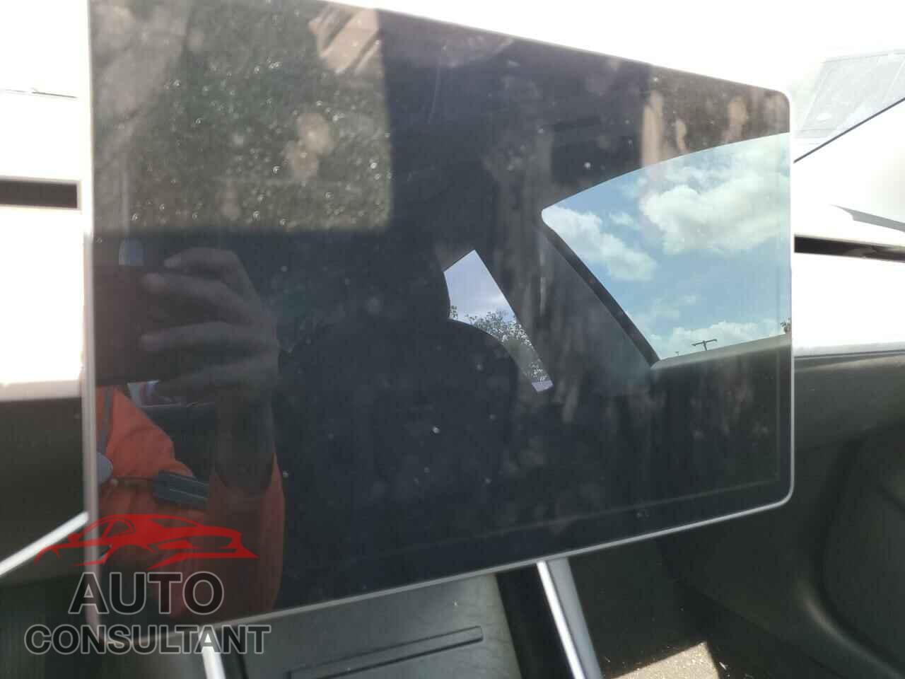 TESLA MODEL 3 2018 - 5YJ3E1EB5JF184661