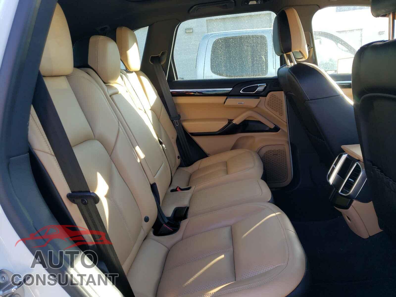 PORSCHE CAYENNE 2017 - WP1AE2A21HLA74795