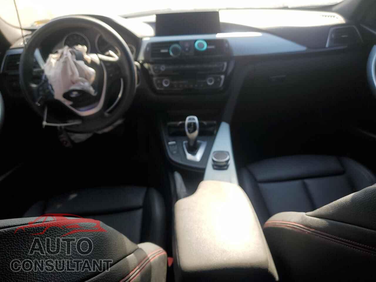 BMW 3 SERIES 2016 - WBA8E3G54GNU02105