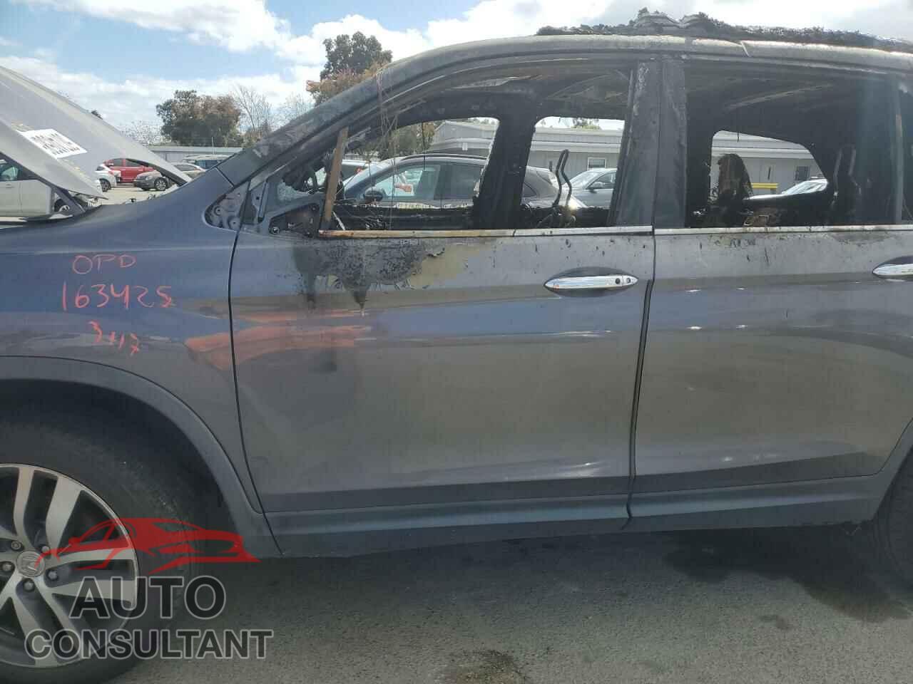 HONDA PILOT 2017 - 5FNYF6H93HB052002