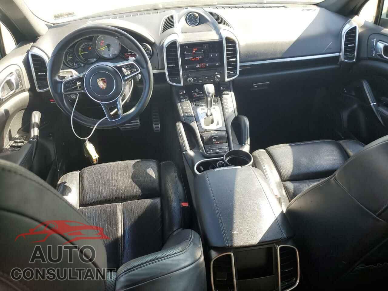 PORSCHE CAYENNE 2017 - WP1AE2A23HLA75138