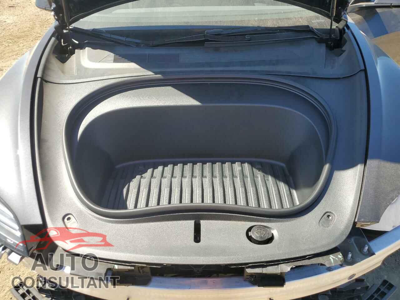 TESLA MODEL 3 2024 - 5YJ3E1EA4RF832865