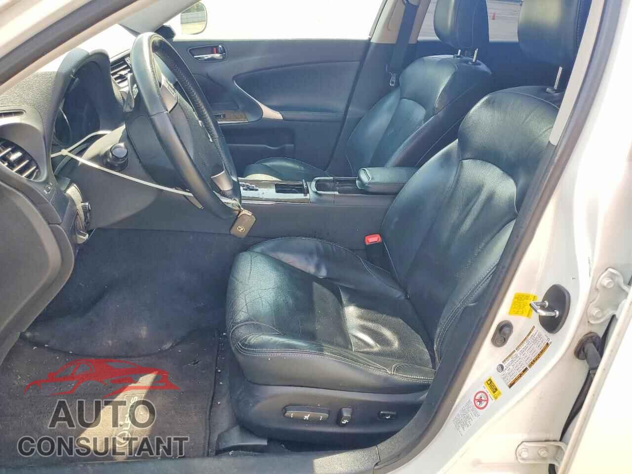 LEXUS IS 2011 - JTHCF5C25B5049222