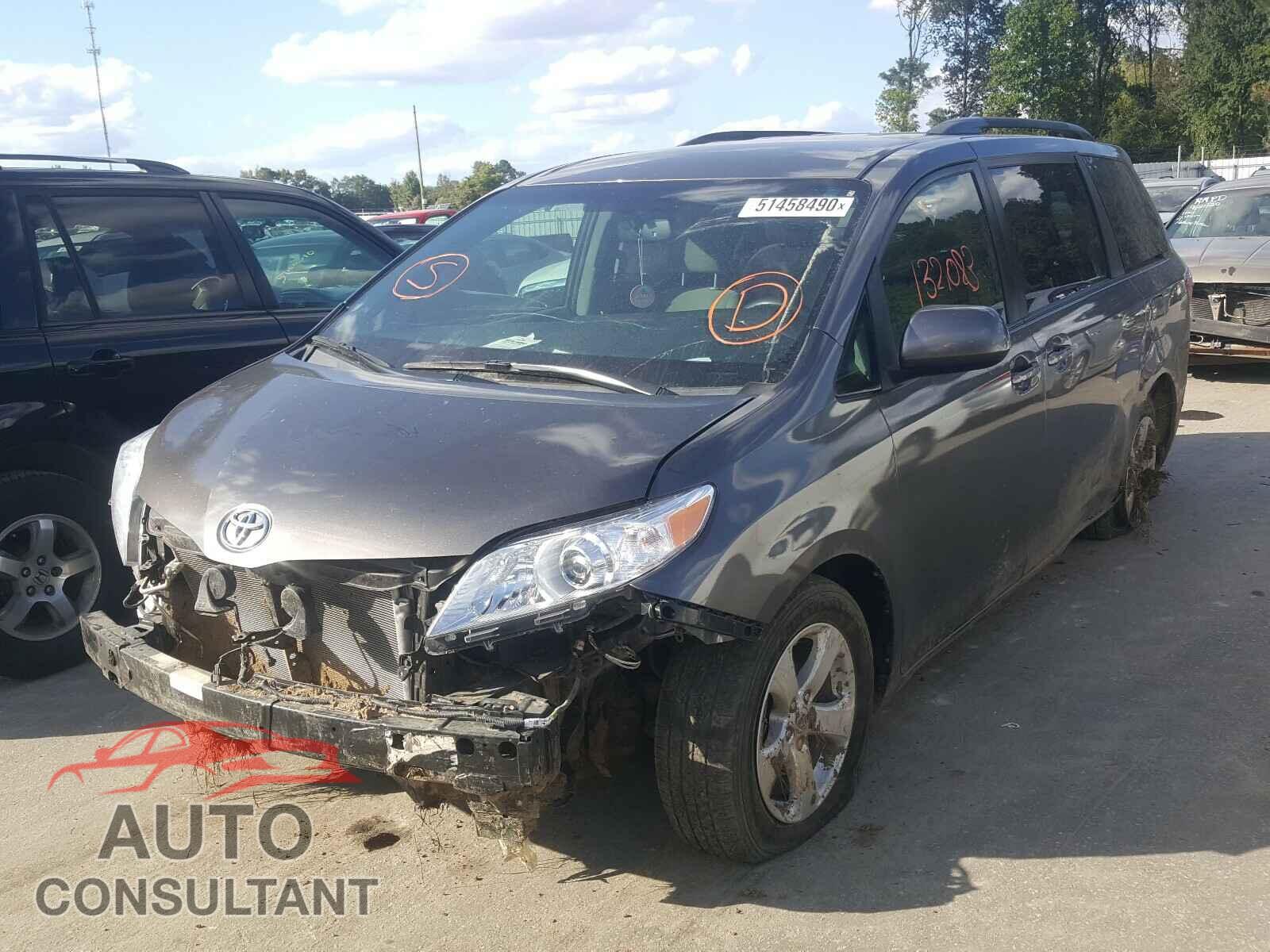 TOYOTA SIENNA 2017 - 5TDKZ3DC6HS785802