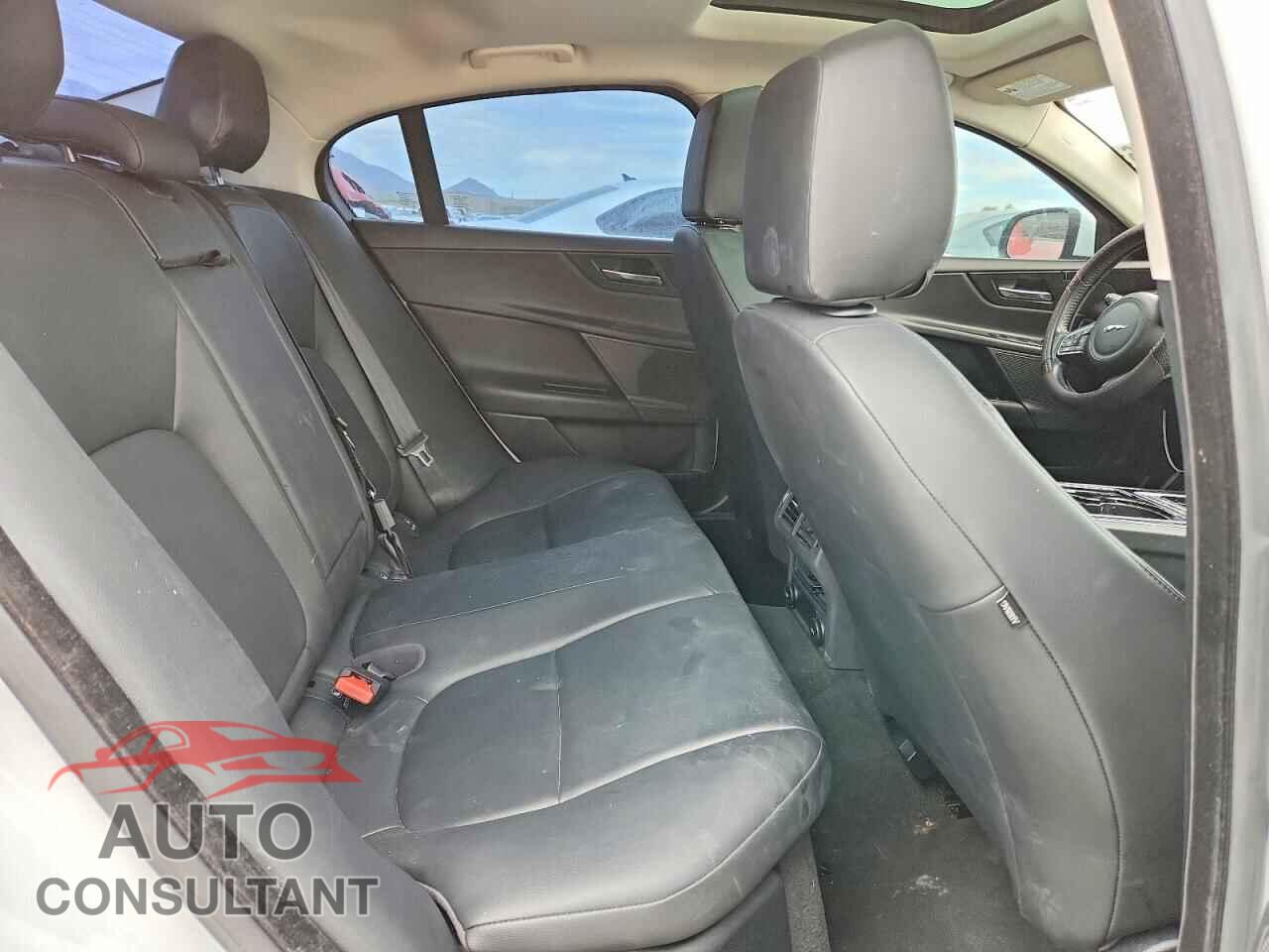 JAGUAR XE 2017 - SAJAJ4BV8HA964239