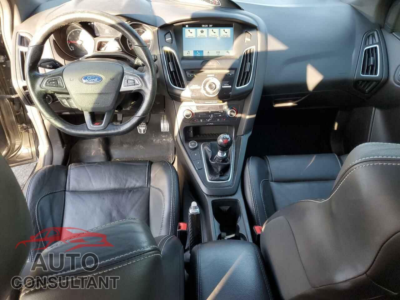 FORD FOCUS 2016 - 1FADP3L90GL266089