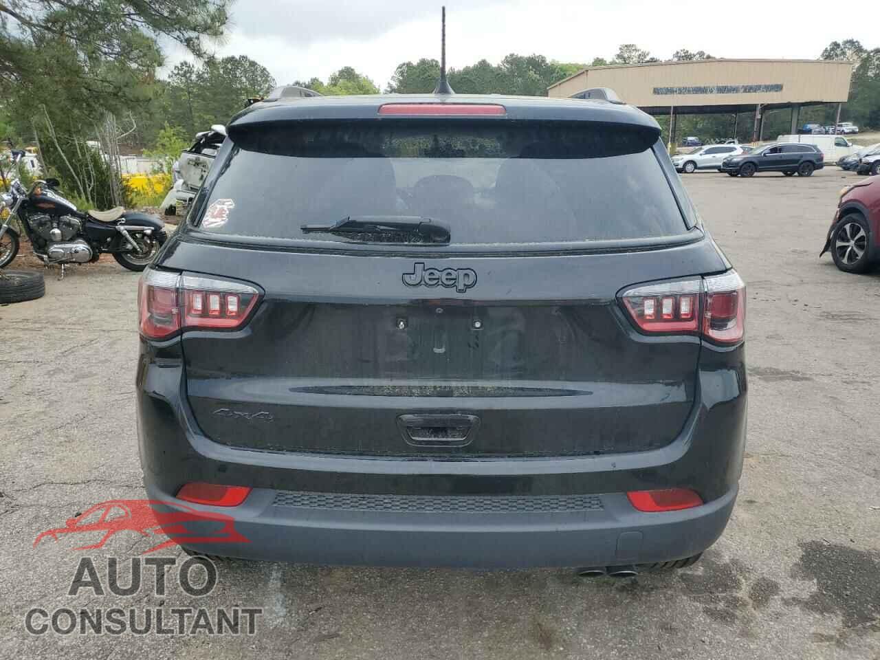 JEEP COMPASS 2018 - 3C4NJDBB4JT402892