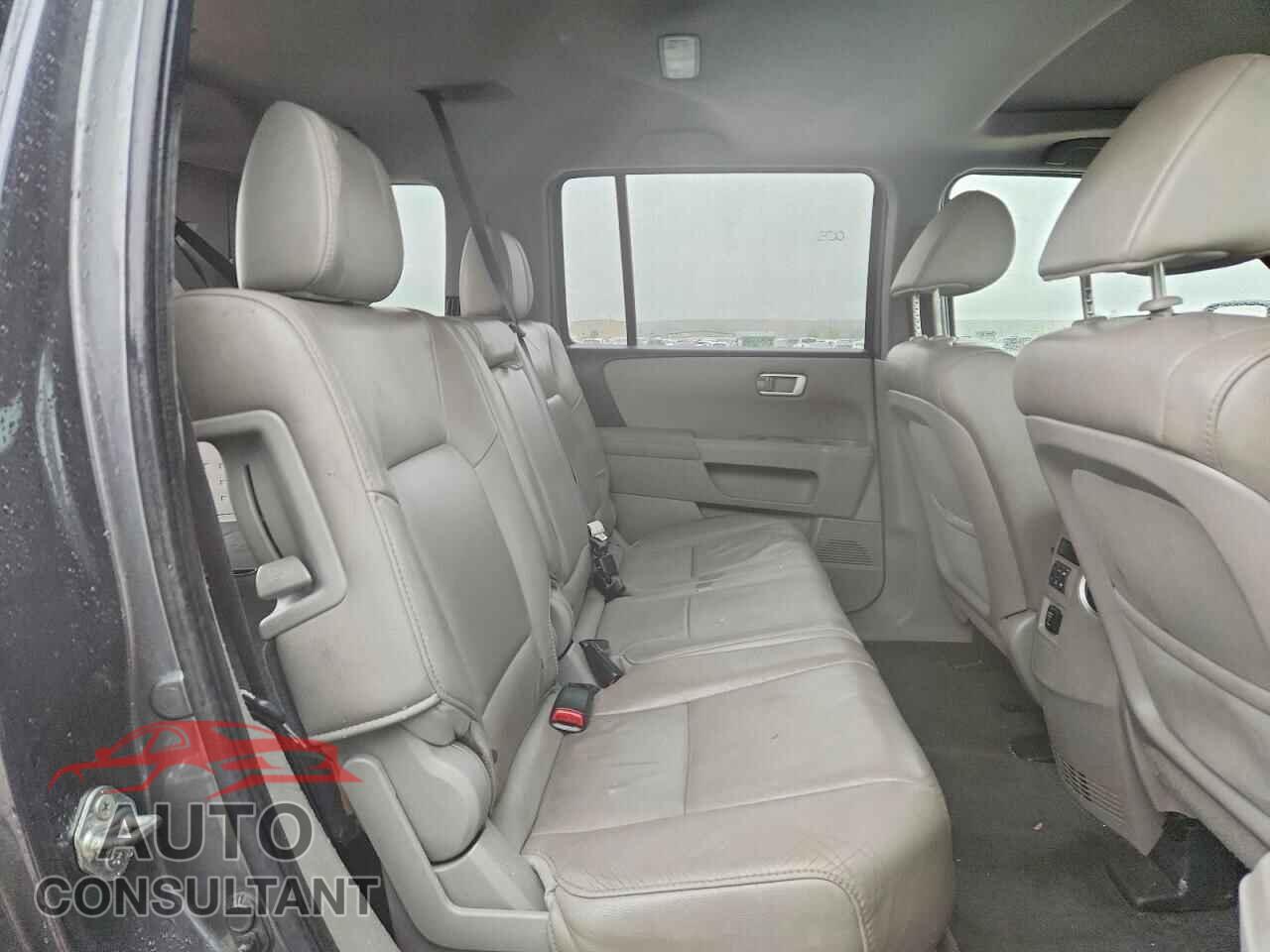 HONDA PILOT 2012 - 5FNYF4H52CB077628