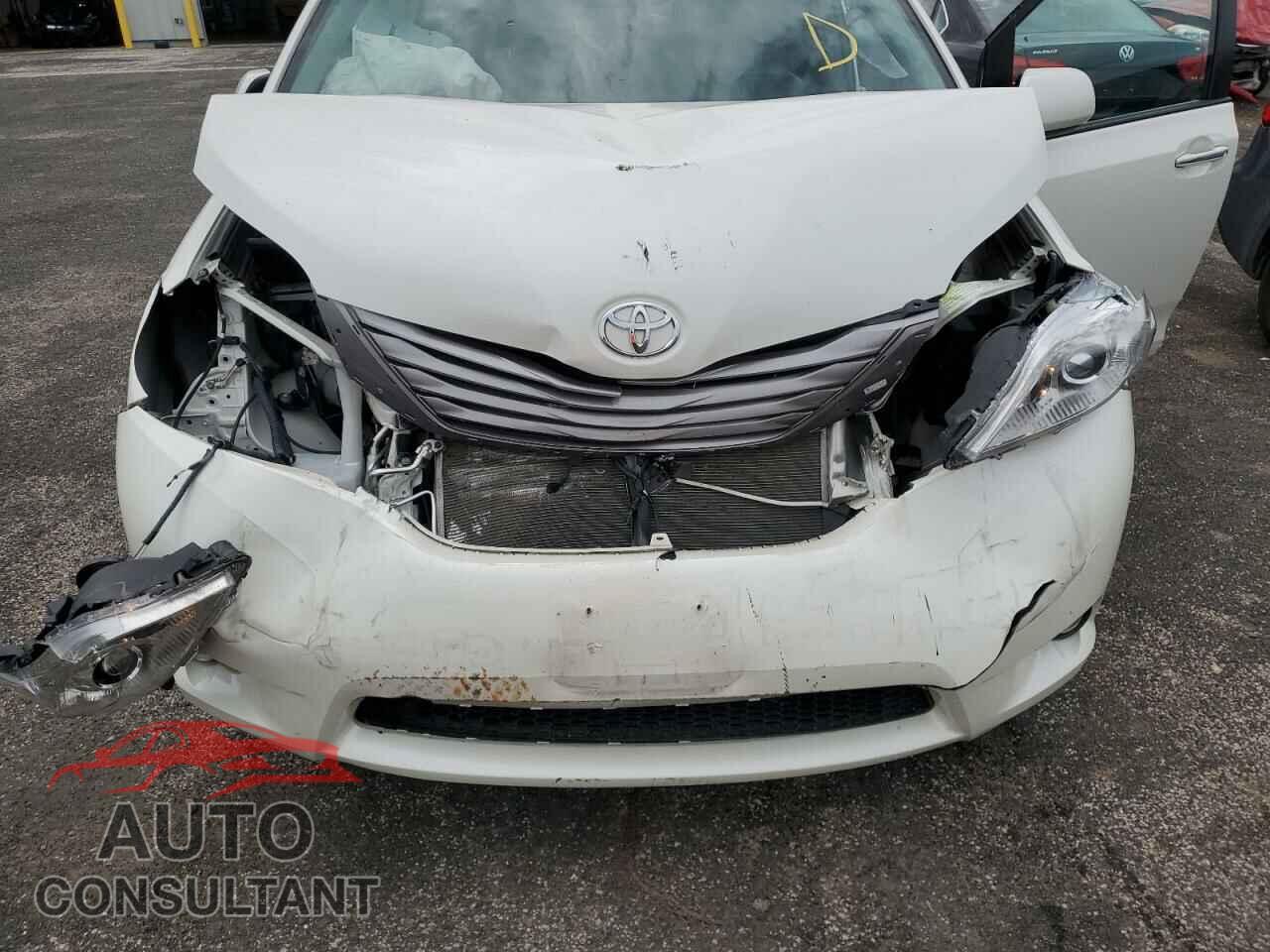 TOYOTA SIENNA 2017 - 5TDDZ3DC9HS158763