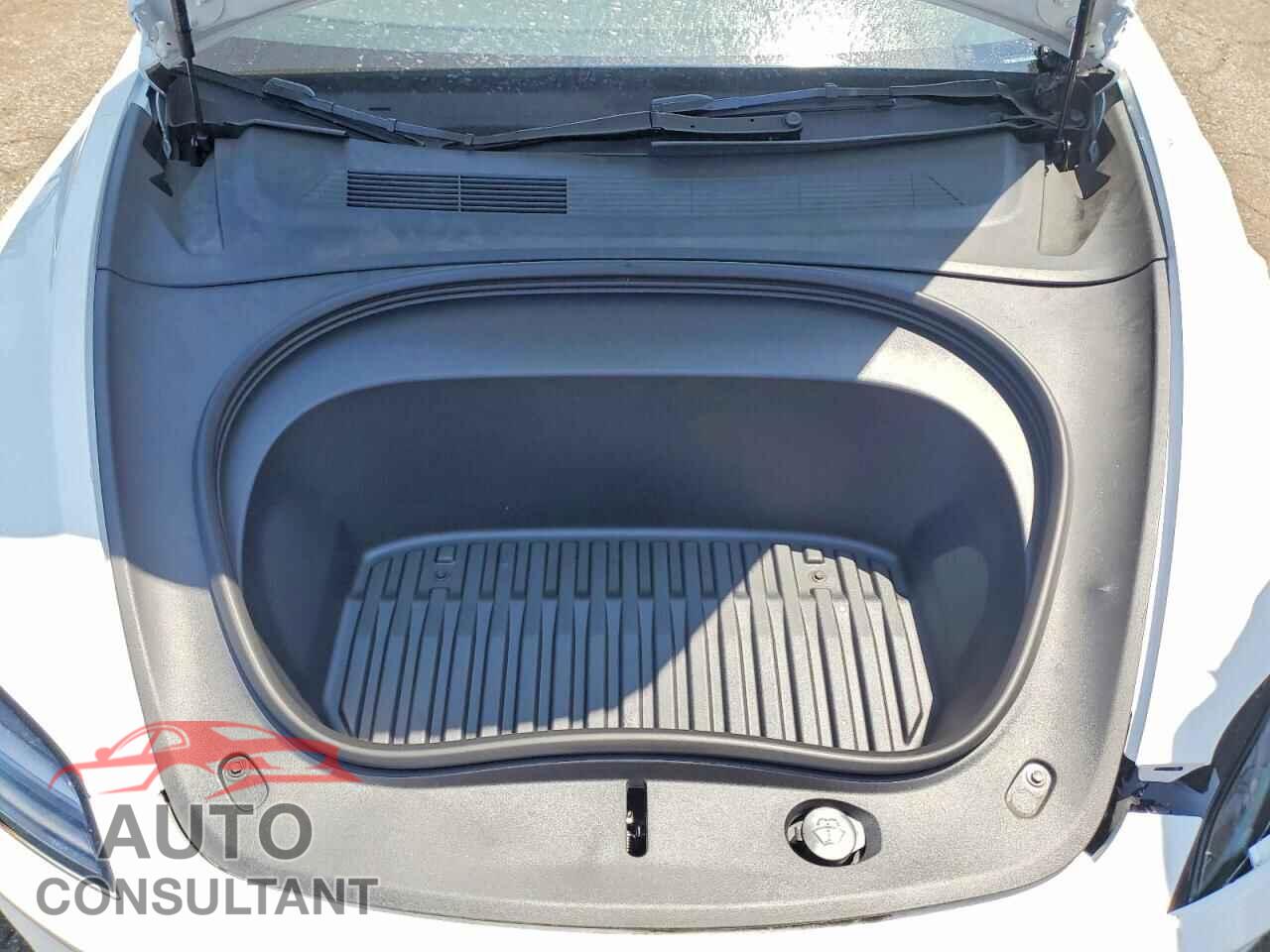 TESLA MODEL 3 2025 - 5YJ3E1EA8SF981558