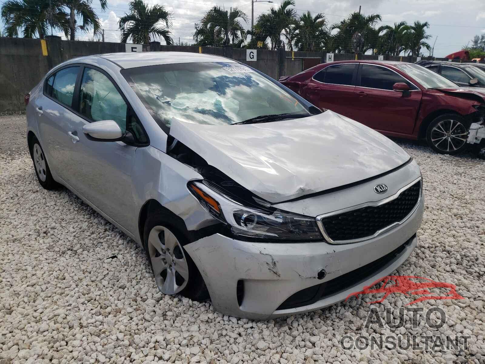 KIA FORTE 2018 - 3KPFK4A76JE269412