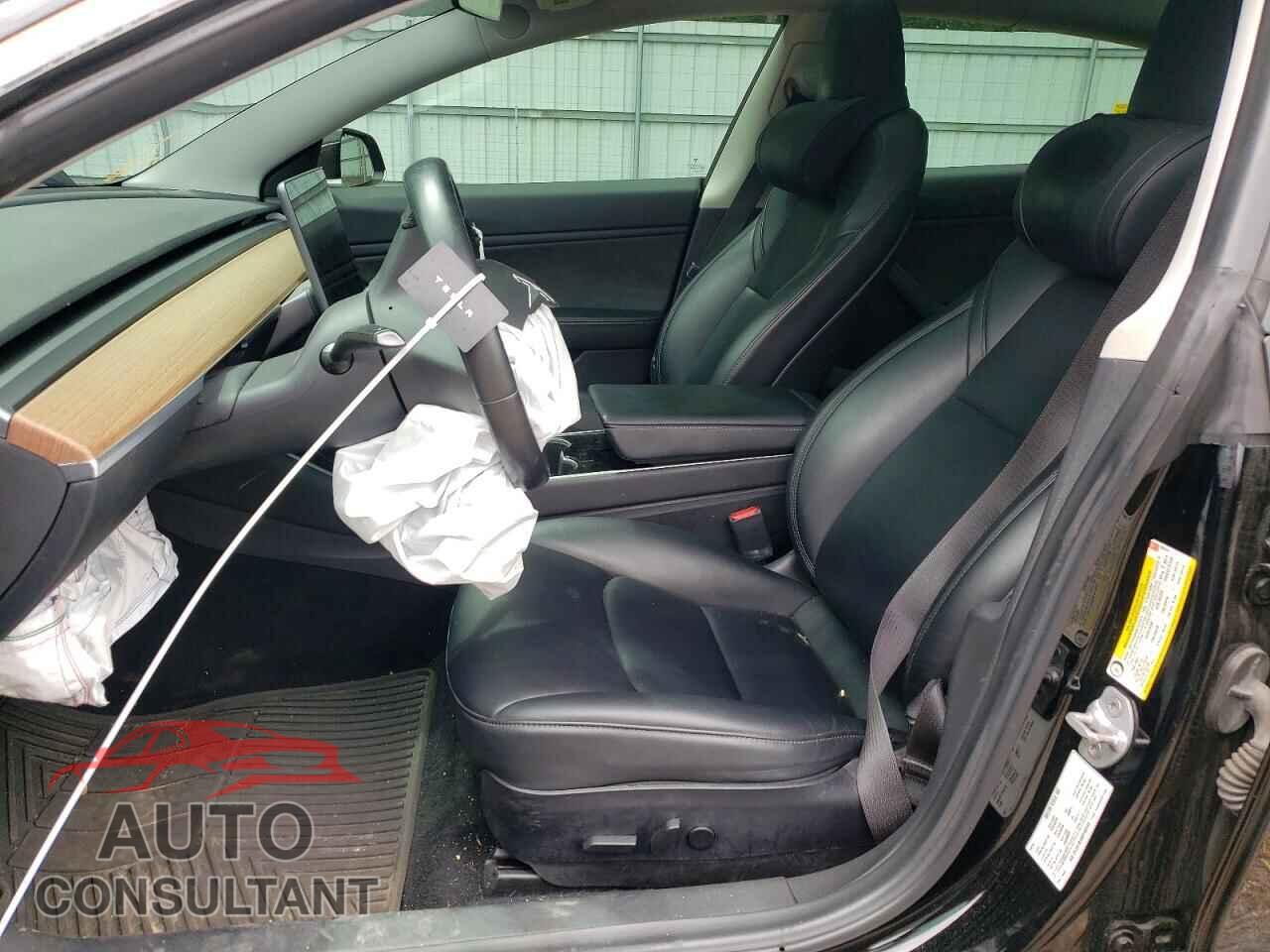 TESLA MODEL 3 2019 - 5YJ3E1EA5KF305178