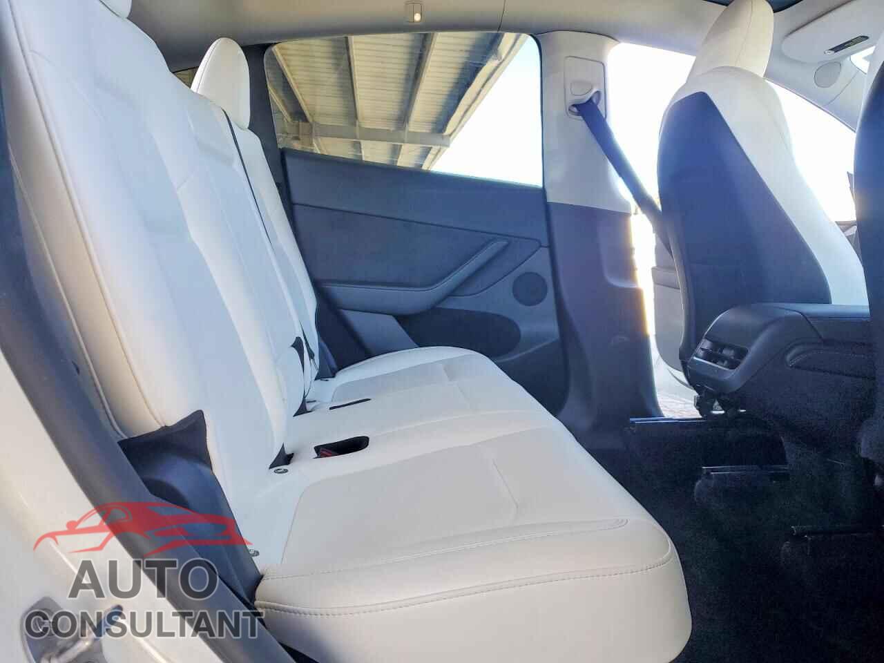 TESLA MODEL Y 2023 - 7SAYGDEFXPF822984