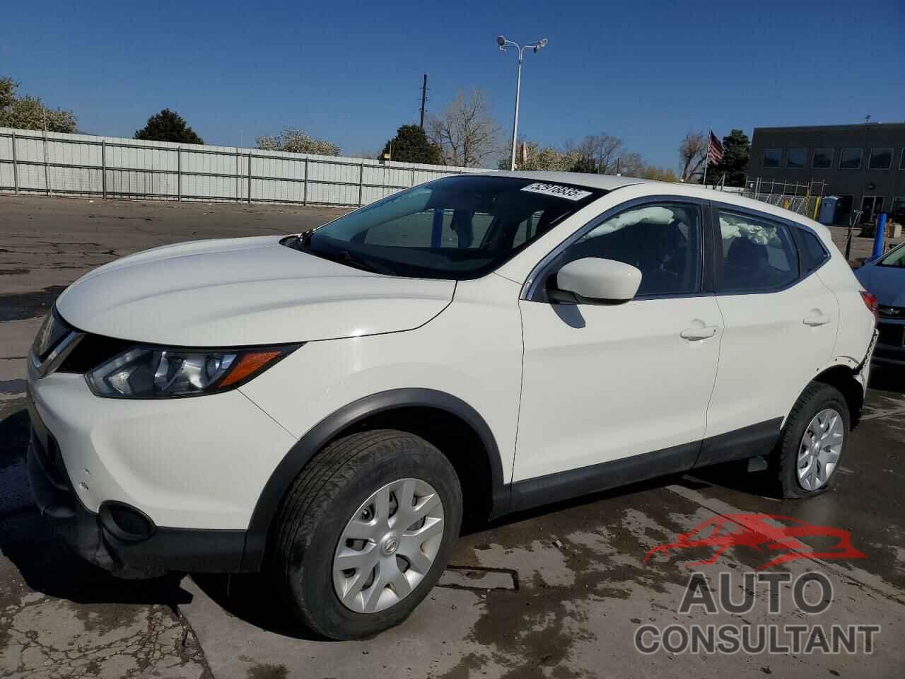NISSAN ROGUE 2018 - JN1BJ1CR1JW250712
