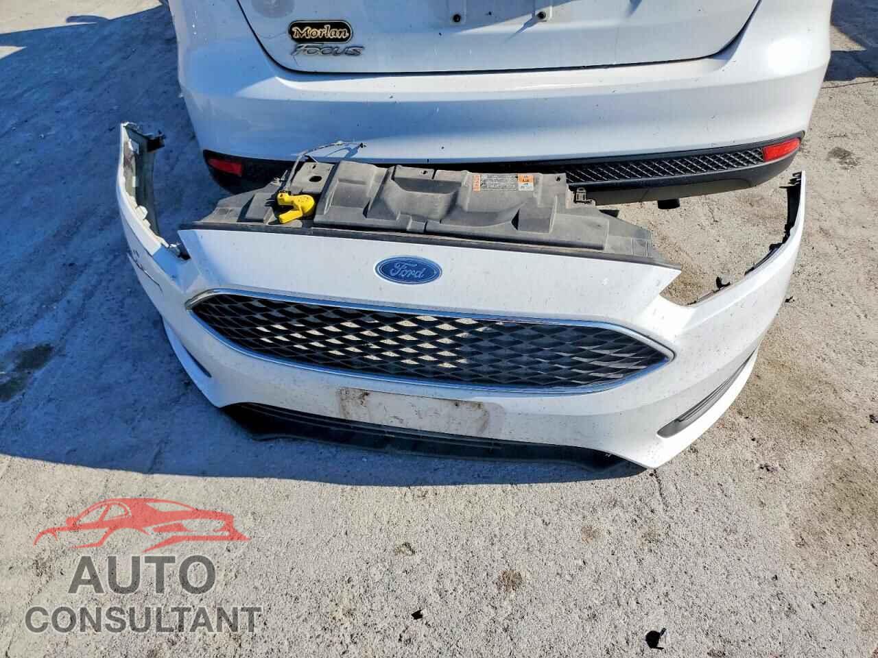 FORD FOCUS 2018 - 1FADP3E23JL275263
