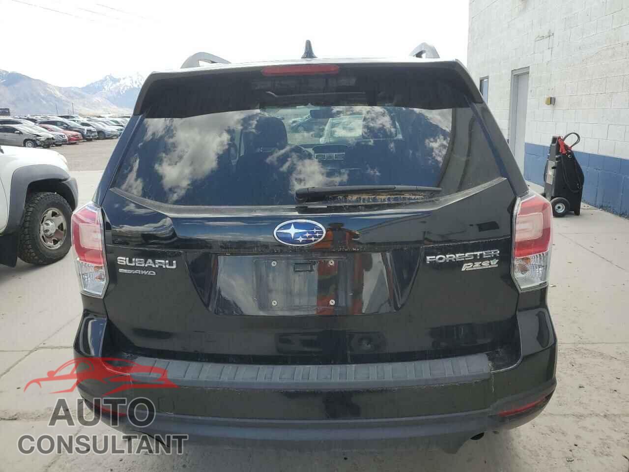 SUBARU FORESTER 2017 - JF2SJAEC0HH510314