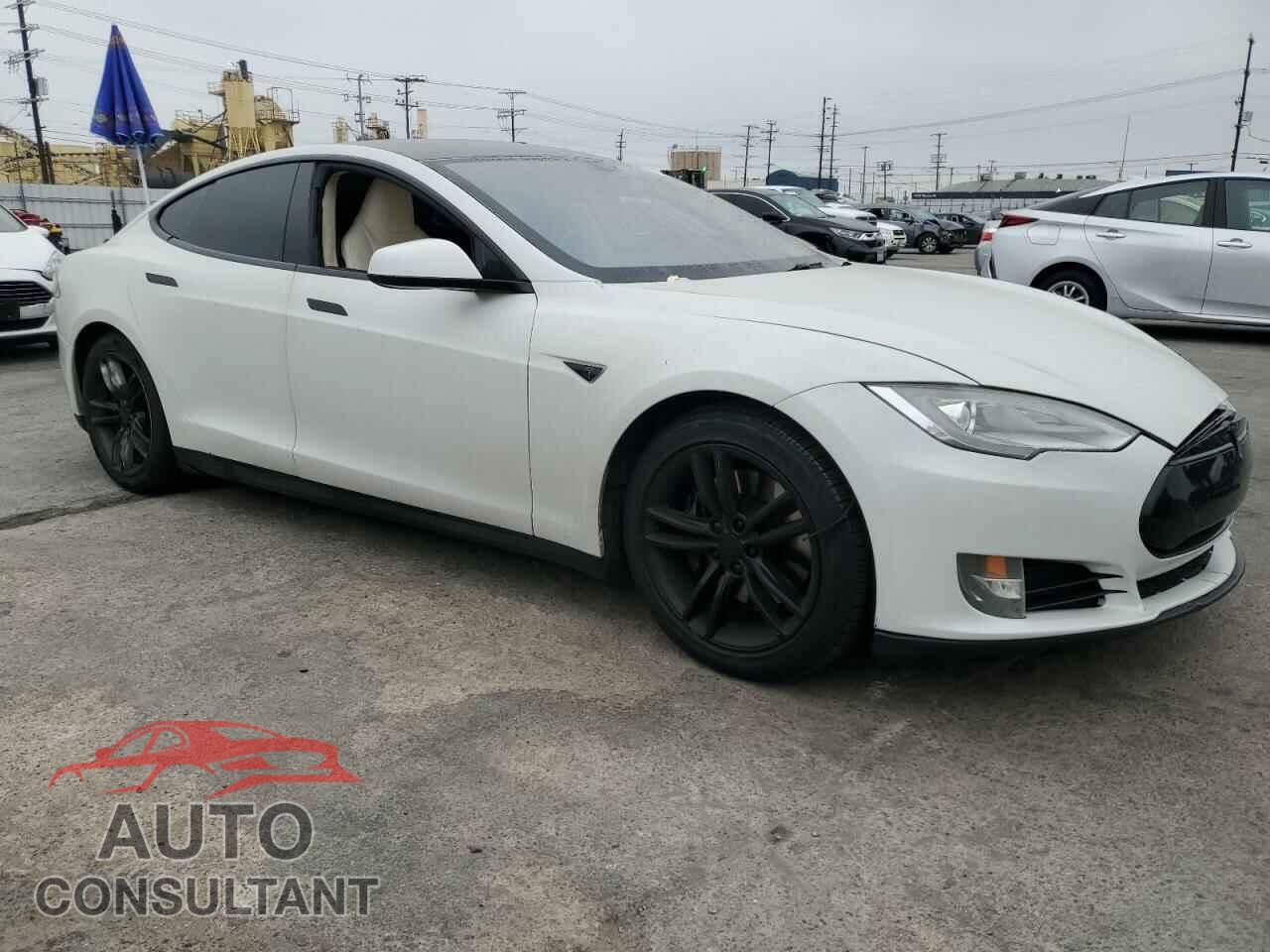 TESLA MODEL S 2013 - 5YJSA1DN4DFP13718
