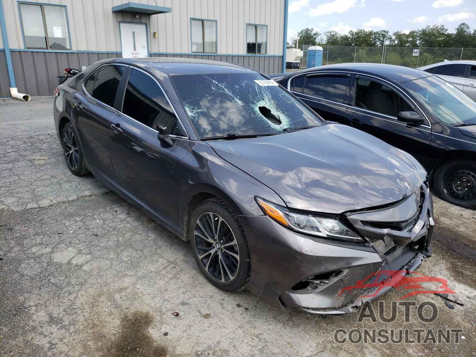 TOYOTA CAMRY 2018 - 4T1B11HK9JU536159