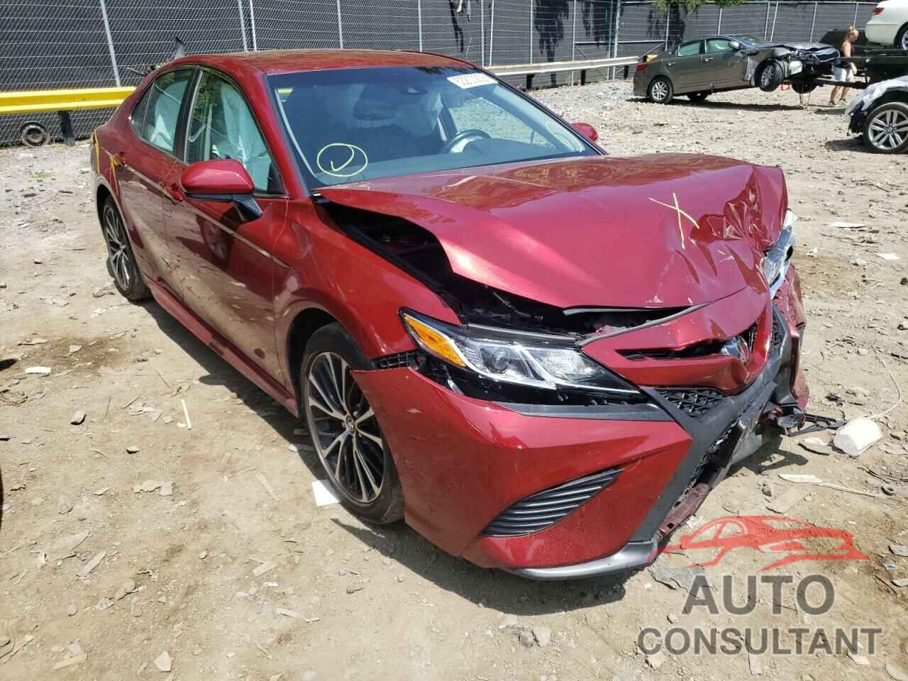TOYOTA CAMRY 2018 - 4T1B11HK8JU673075