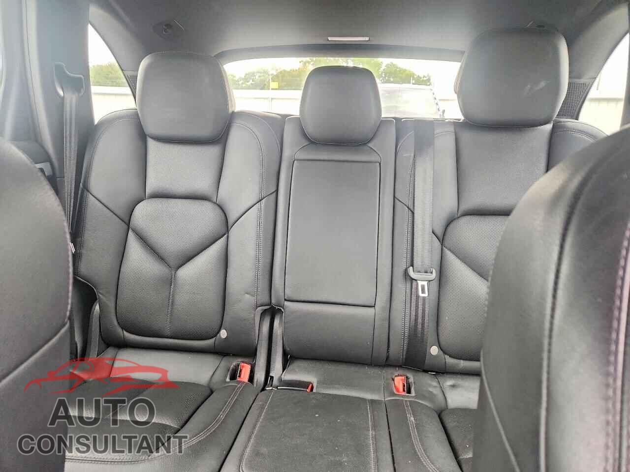 PORSCHE CAYENNE 2016 - WP1AA2A27GLA05698
