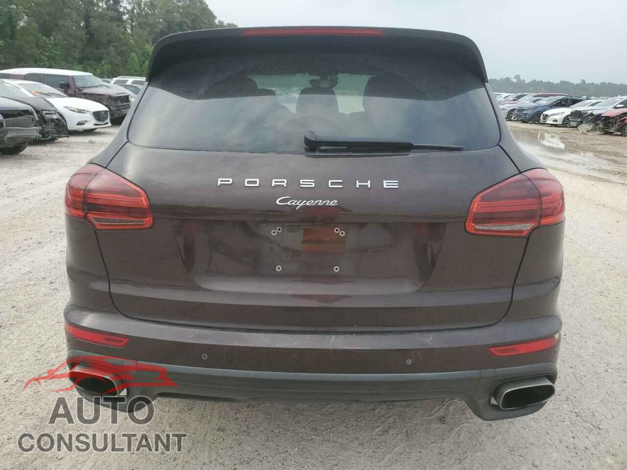 PORSCHE CAYENNE 2016 - WP1AA2A25GKA08511
