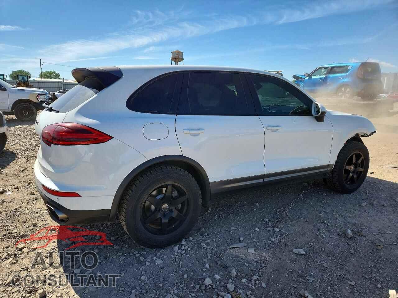 PORSCHE CAYENNE 2016 - WP1AA2A25GLA02315