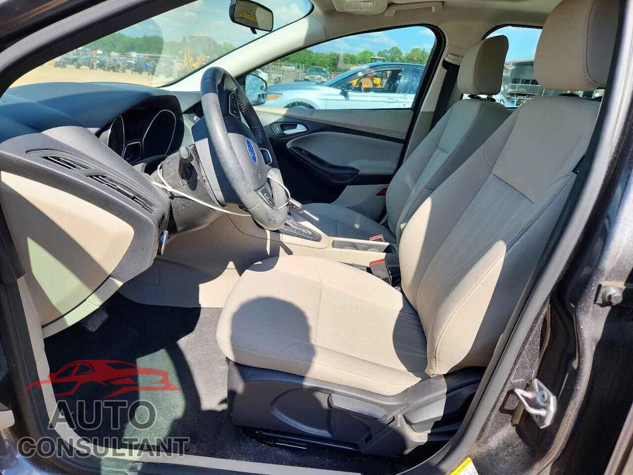 FORD FOCUS 2015 - 1FADP3F28FL285681