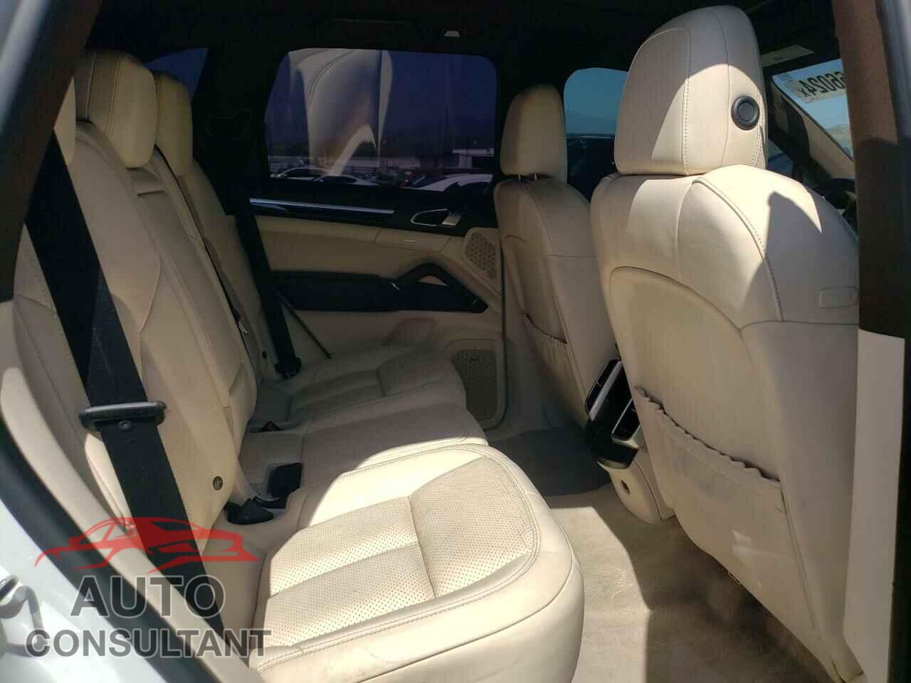 PORSCHE CAYENNE 2017 - WP1AA2A22HKA86049