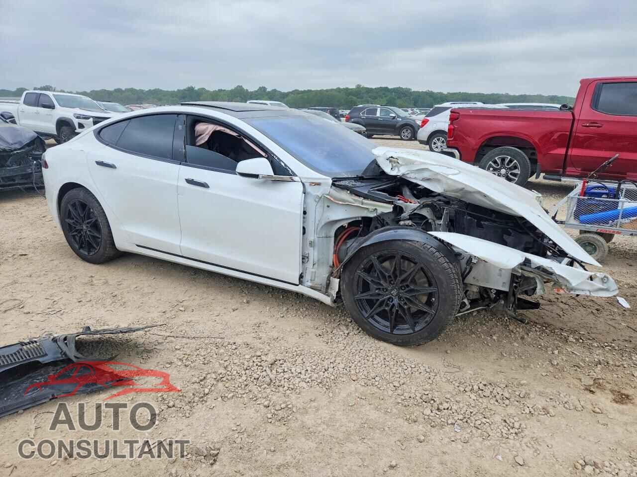 TESLA MODEL S 2017 - 5YJSA1E25HF181311