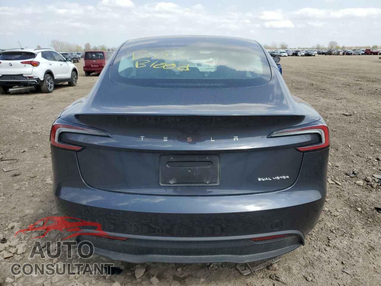 TESLA MODEL 3 2024 - 5YJ3E1EB4RF796104