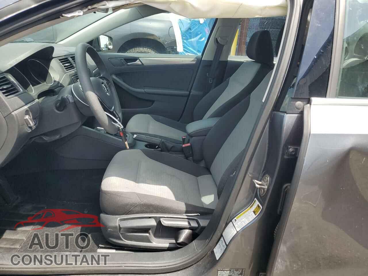 VOLKSWAGEN JETTA 2017 - 3VW2B7AJ7HM384223