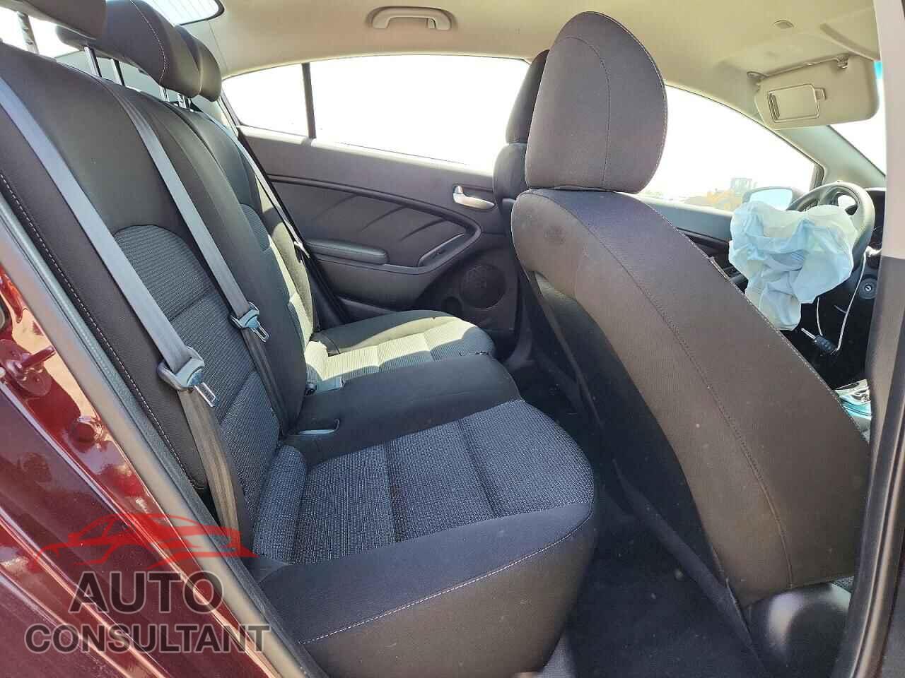 KIA FORTE 2017 - 3KPFK4A73HE148525