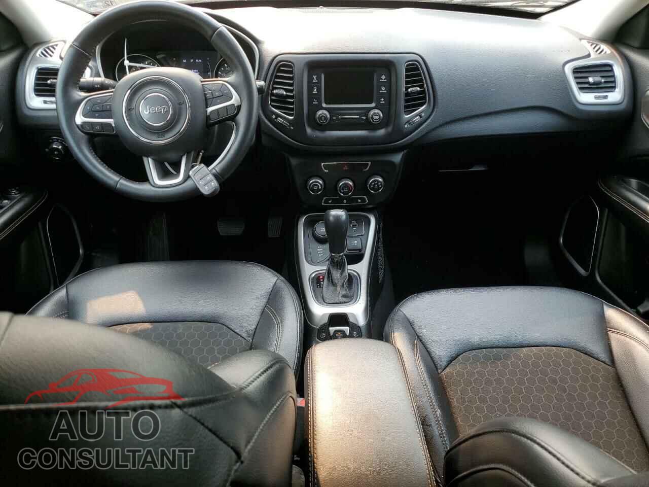JEEP COMPASS 2018 - 3C4NJDBB2JT143495