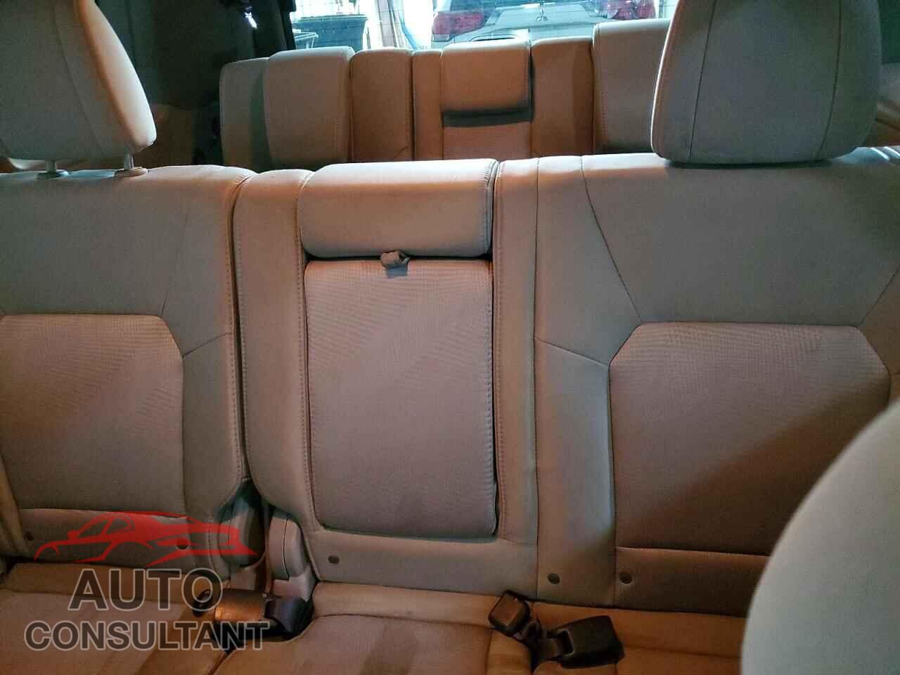 HONDA PILOT 2015 - 5FNYF4H26FB076024