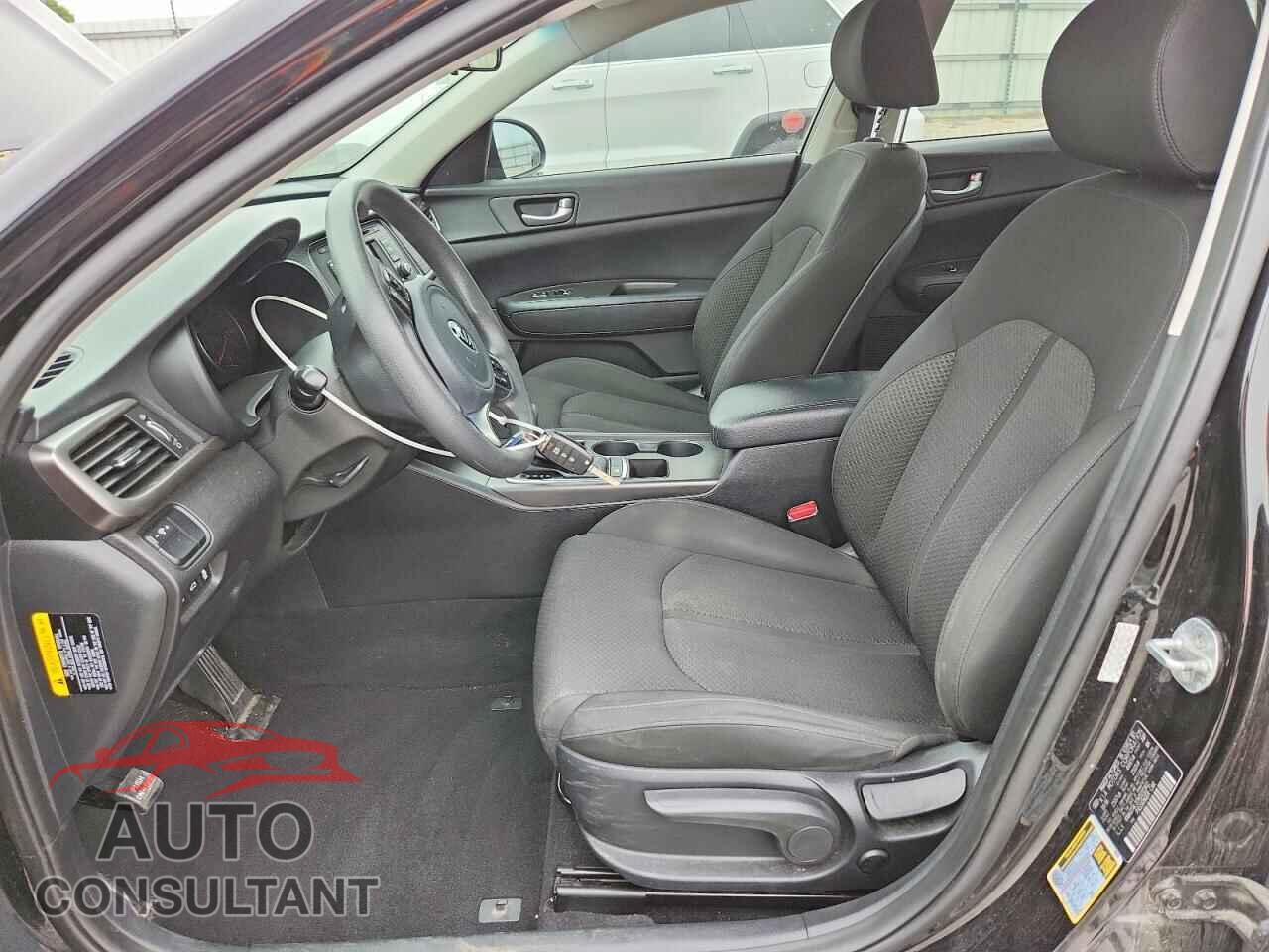KIA OPTIMA 2017 - KNAGT4L37H5132302