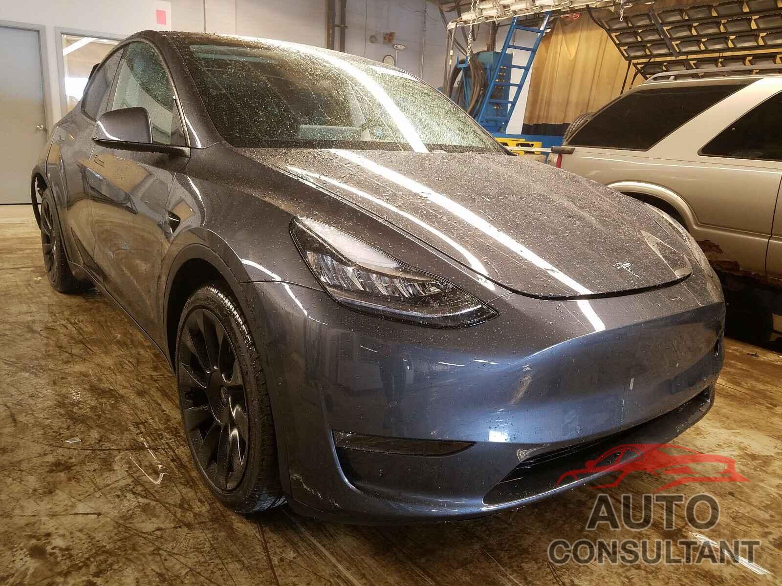 TESLA MODEL Y 2020 - 5YJYGDEE5LF038100