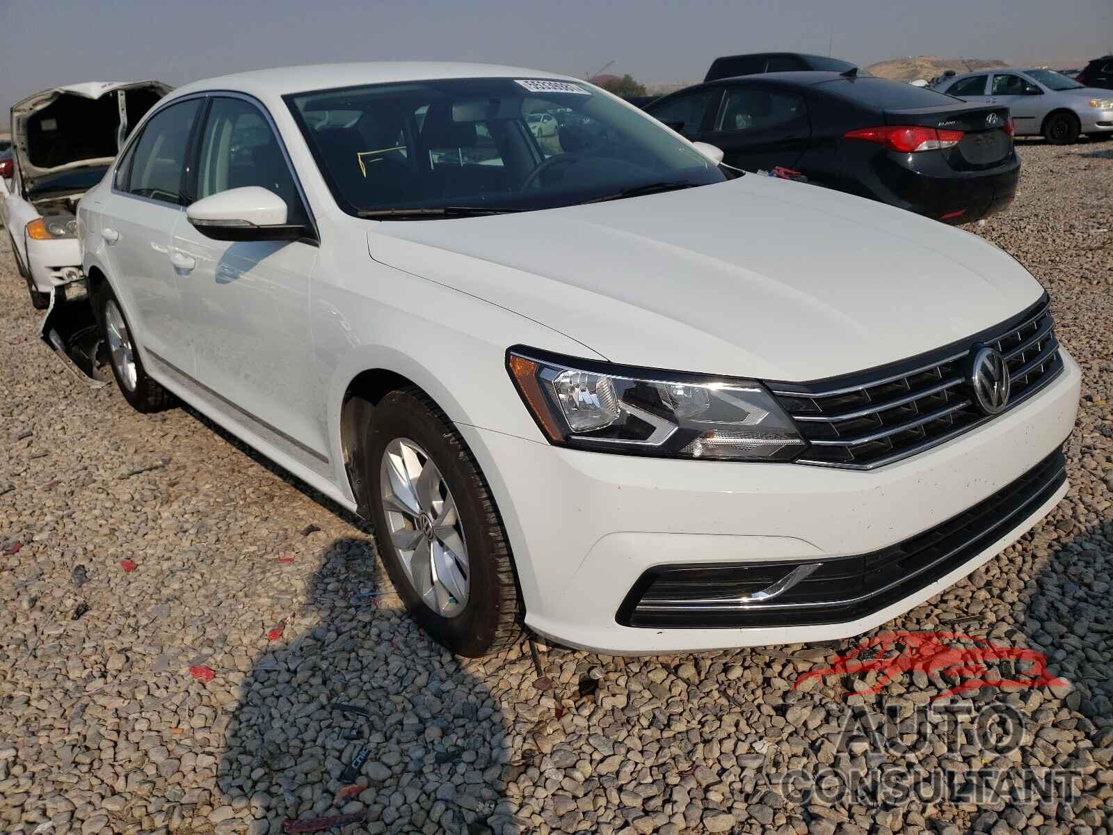 VOLKSWAGEN PASSAT 2017 - 1VWAT7A31HC086567