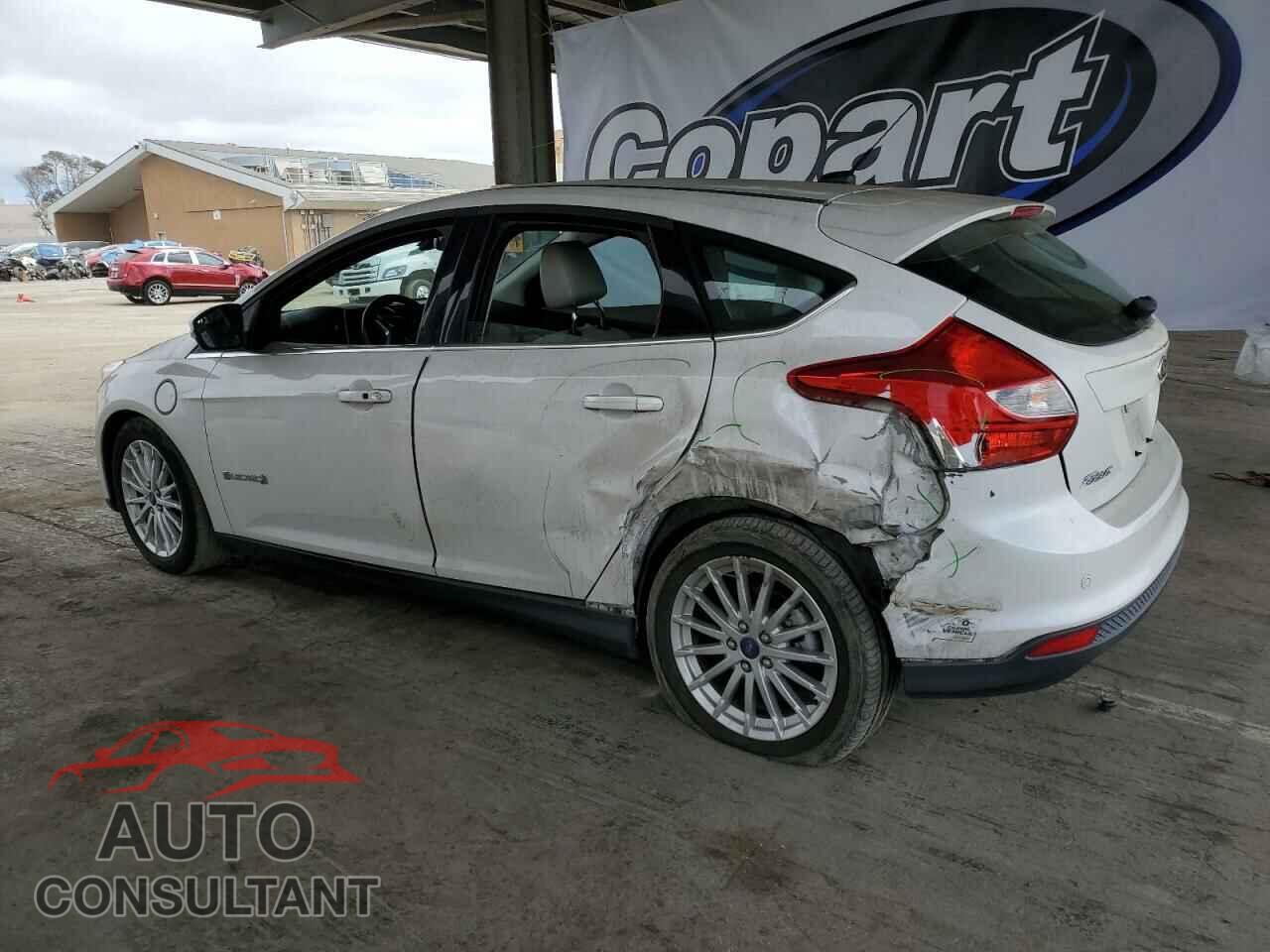 FORD FOCUS 2012 - 1FAHP3R49CL458375