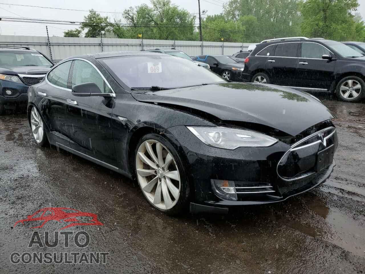 TESLA MODEL S 2013 - 5YJSA1CN7DFP06277
