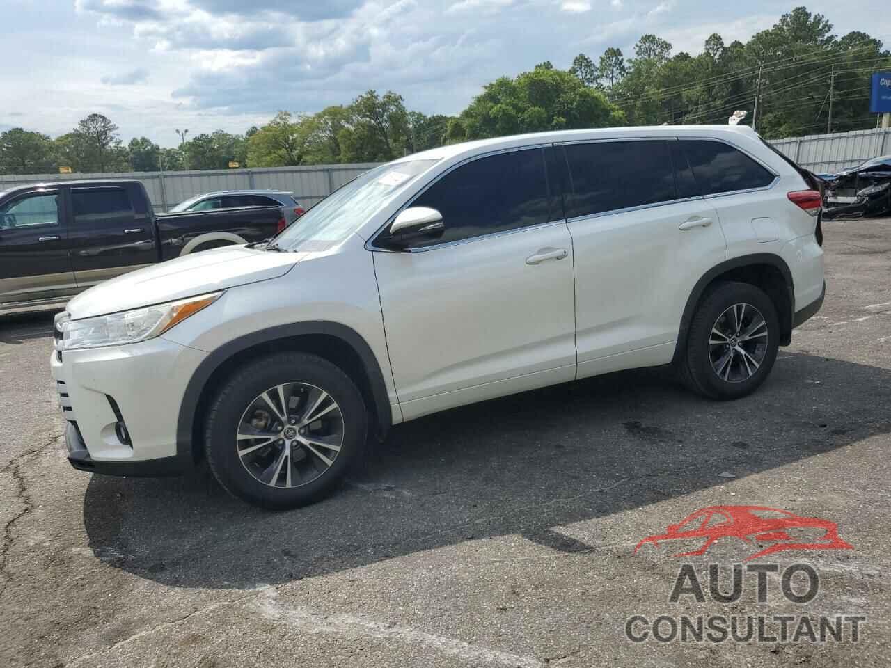 TOYOTA HIGHLANDER 2018 - 5TDZZRFHXJS241576