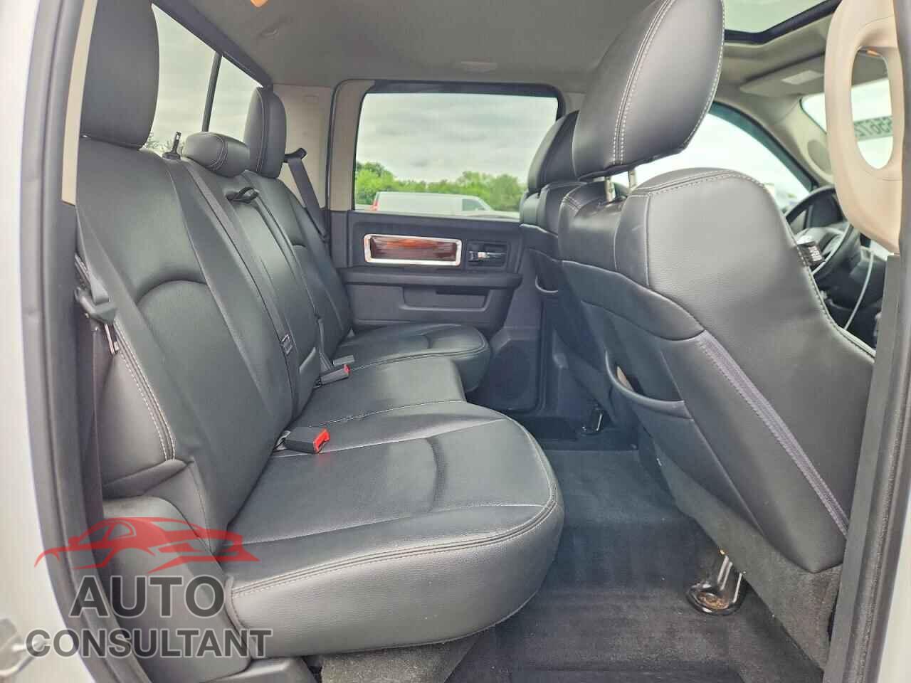 DODGE RAM 1500 2012 - 1C6RD7NT8CS256586