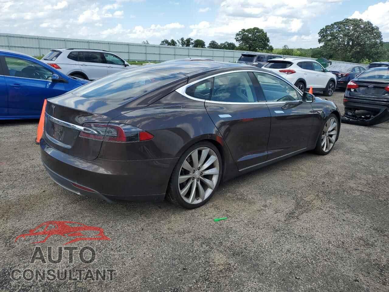 TESLA MODEL S 2013 - 5YJSA1DN4DFP06073