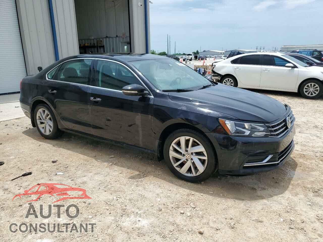 VOLKSWAGEN PASSAT 2018 - 1VWBA7A35JC038246