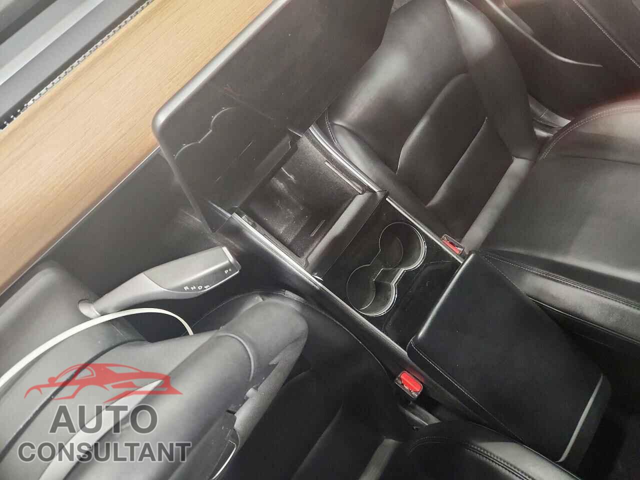 TESLA MODEL 3 2020 - 5YJ3E1EA6LF658949