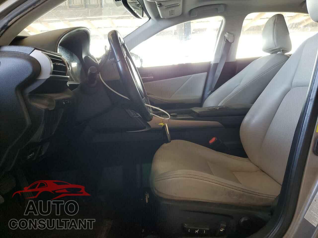 LEXUS IS 2014 - JTHBF1D26E5011599