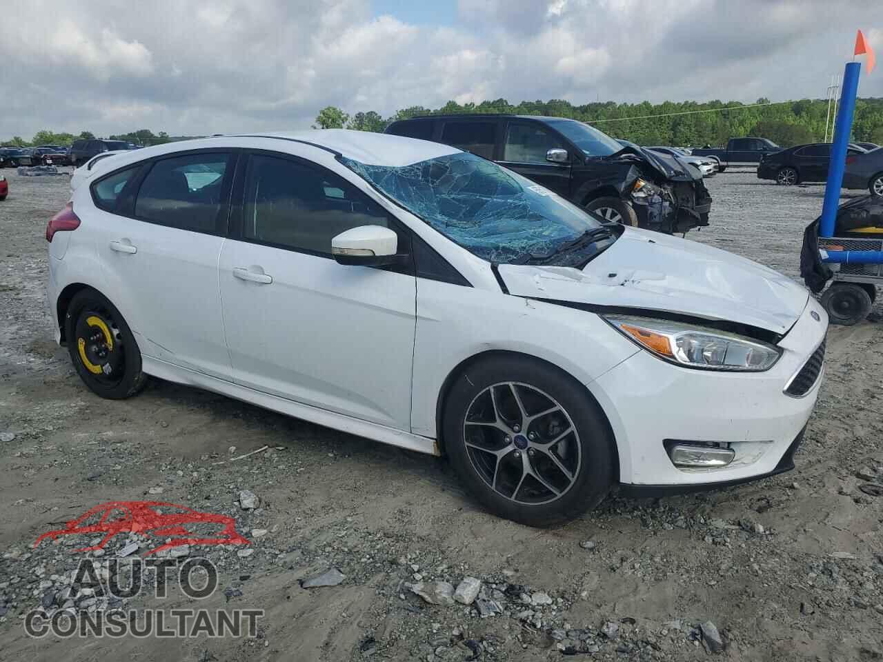 FORD FOCUS 2015 - 1FADP3K29FL338751