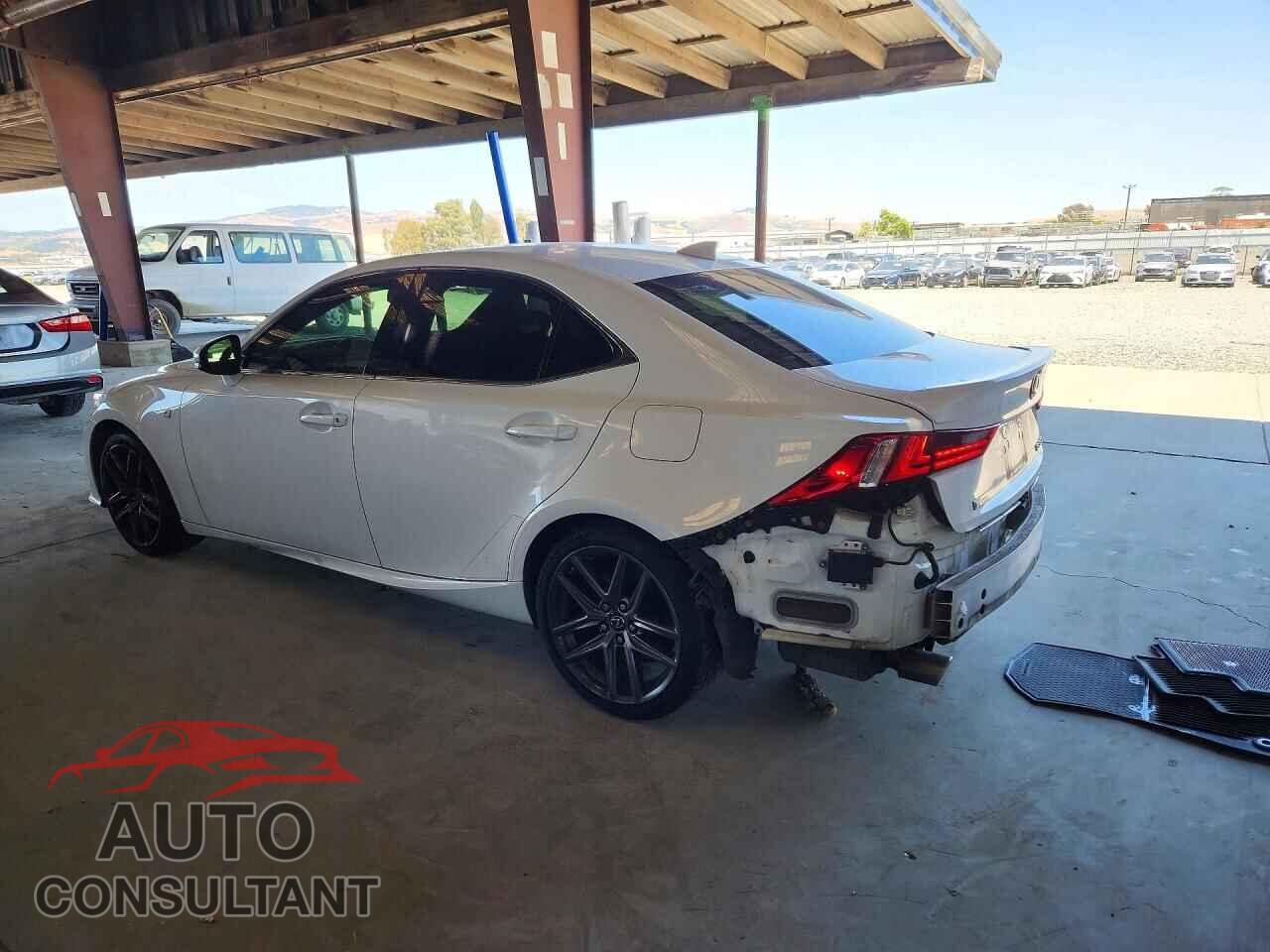 LEXUS IS 2015 - JTHBE1D25F5022372