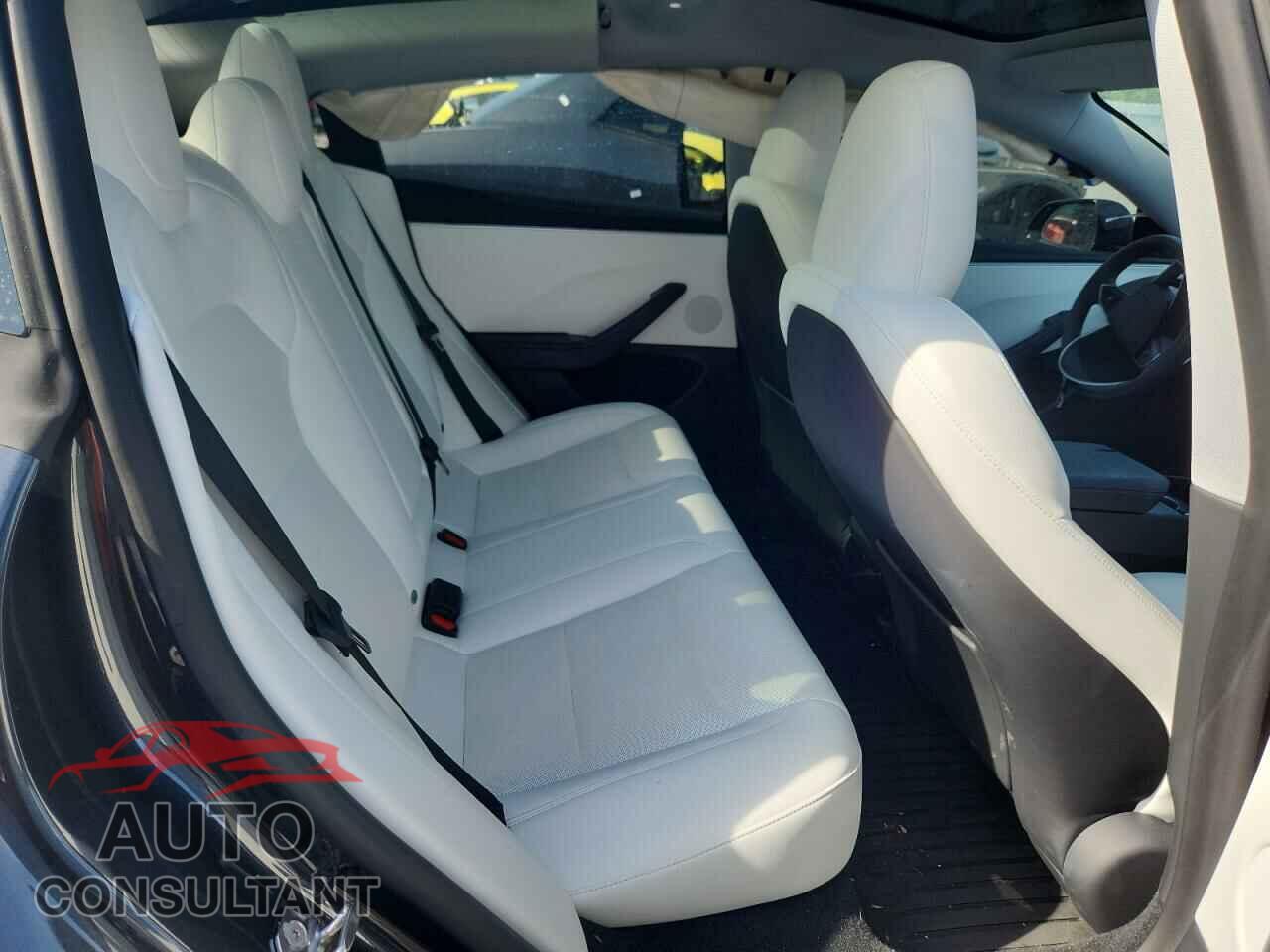 TESLA MODEL 3 2024 - 5YJ3E1EA1RF855701