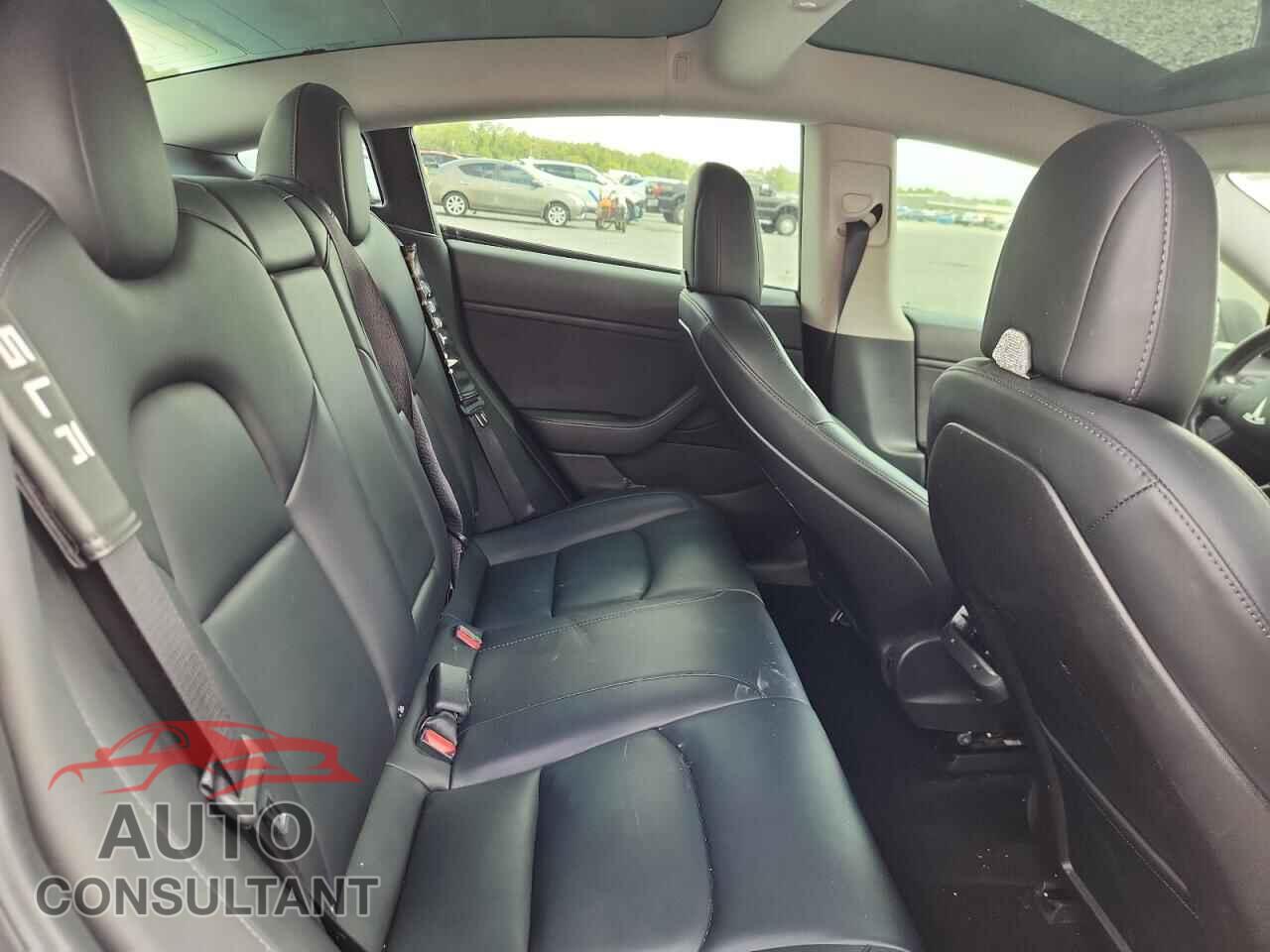 TESLA MODEL 3 2018 - 5YJ3E1EA0JF163496