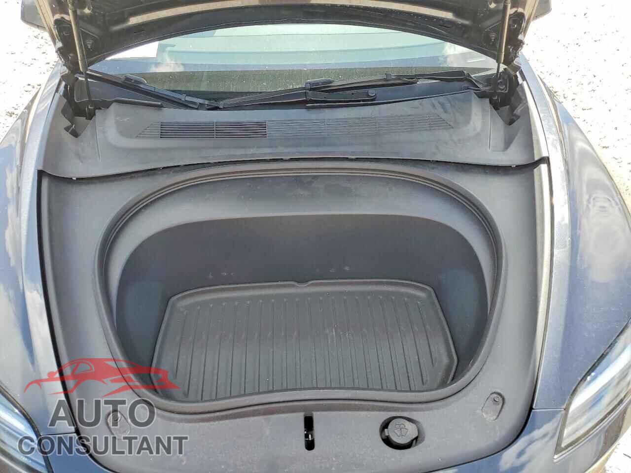 TESLA MODEL 3 2025 - 5YJ3E1EA4SF902306